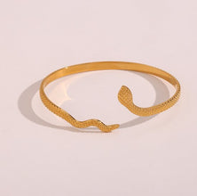 Wild Snake Leaf Bangle