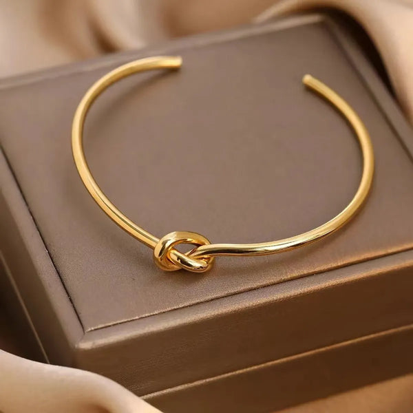 Twisted Knoop Charme Bangle