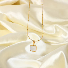 Gold Pendant Necklace